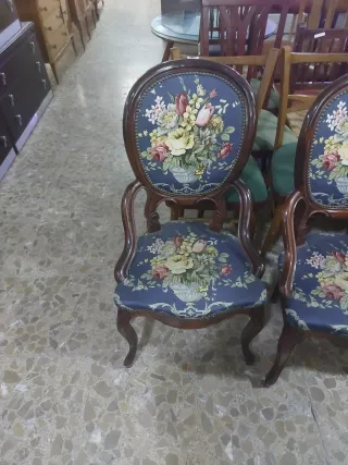Sillas antiguas tapizadas floral