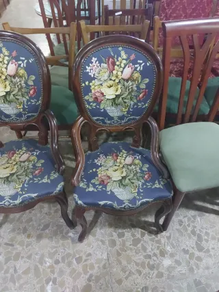 Sillas antiguas tapizadas floral