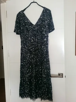 Vestido fiesta lentejuelas azul marino y plata.