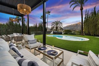 Chalet en alquiler en Los Naranjos - Las Brisas en Marbella