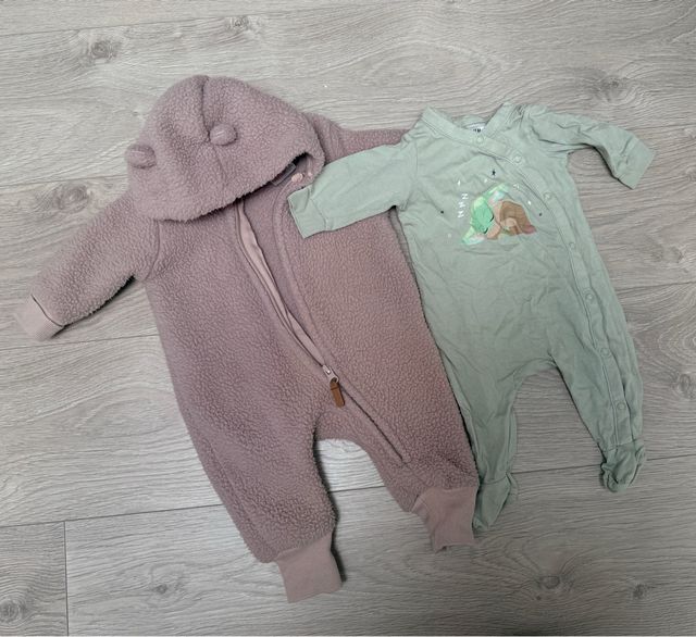 Conjunto bebé pelele y mono polar H&M