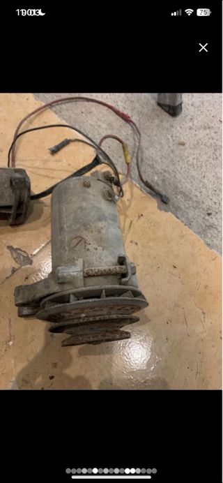 Bomba agua y dinamo Seat 600