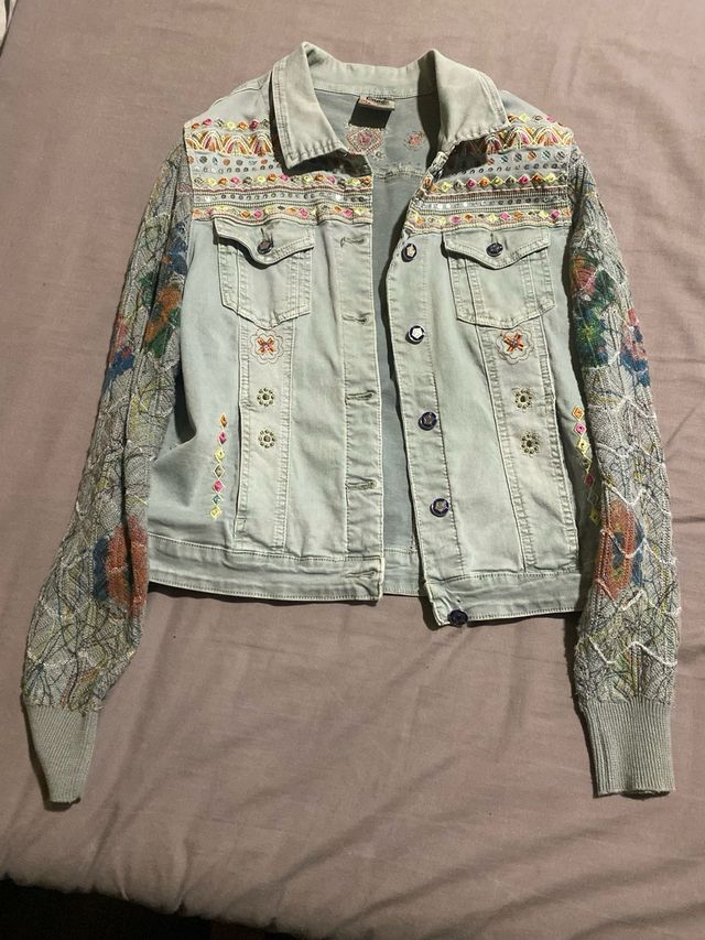 Chaqueta vaquera bordada Criada Talla L