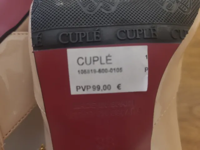 Zapatos de fiesta beige