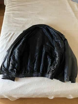 Cazadora de cuero negra talla 56