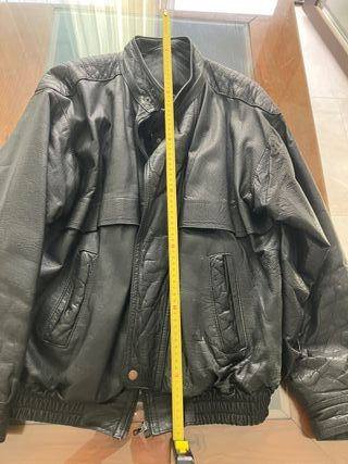 Cazadora de cuero negra talla 56
