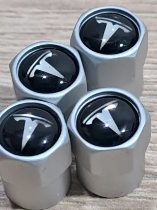 Tapones Válvula Tesla Plateados (4 uds)