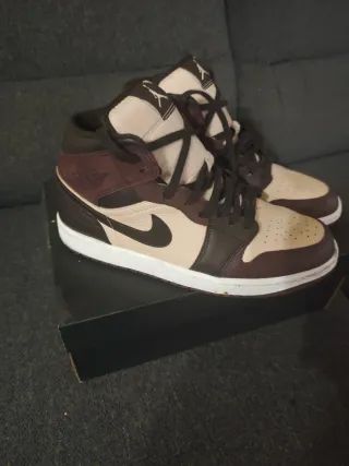Zapatillas Jordan 1 Velvet Beige/Marrón