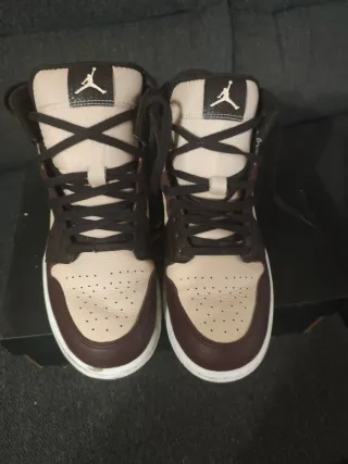 Zapatillas Jordan 1 Velvet Beige/Marrón