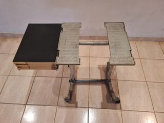 Mesa auxiliar oficina metal y plástico