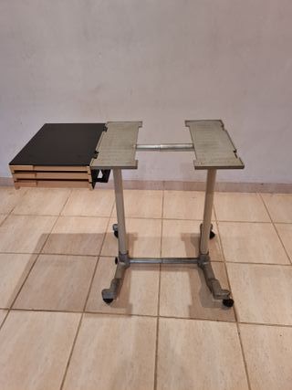 Mesa auxiliar oficina metal y plástico