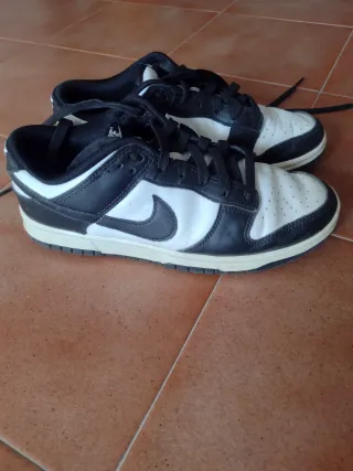 Zapatillas Nike Jordan y botas Trollkids