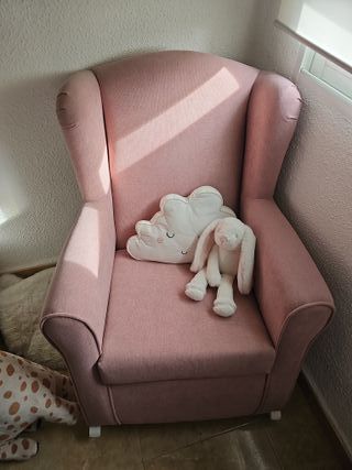 Sillón de lactancia rosa