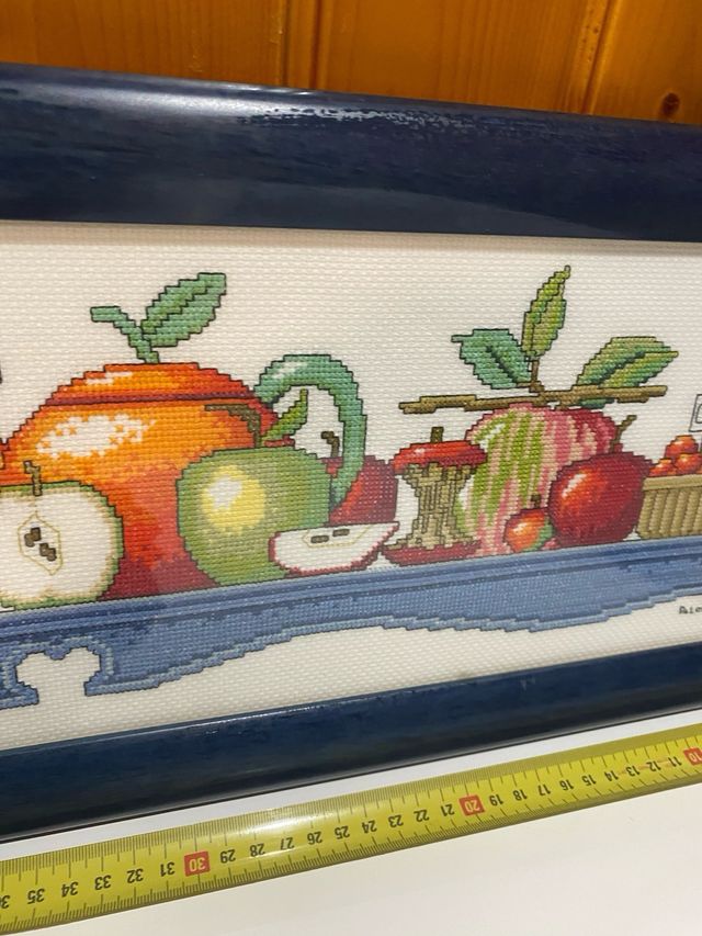 Cuadro punto de cruz manzanas
