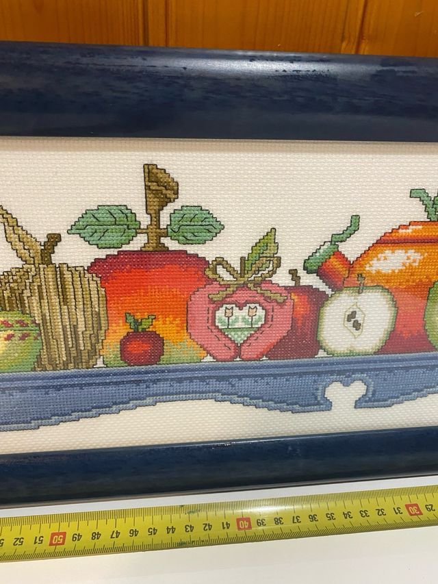 Cuadro punto de cruz manzanas
