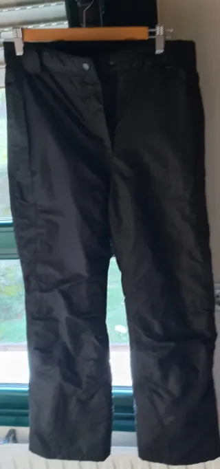 Pantalón de nieve infantil negro. 146/152 talla