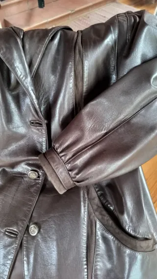 Chaqueta de piel marrón