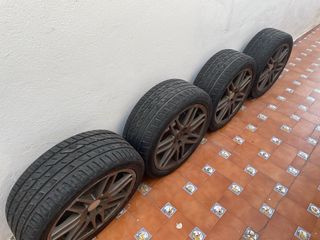 4 ruedas con llantas de Audi