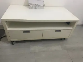 Armario blanco con ruedas y 2 cajonera