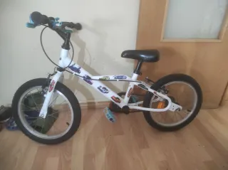 Bici infantil blanca con ruedas de 16