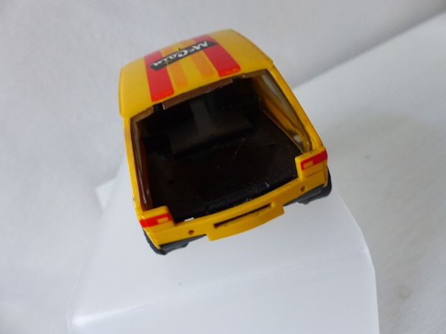 Scalextric MG Metro Amarillo