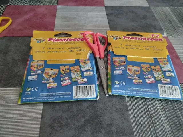 Caja de 12 Lápices Plastidecor BIC y Tijeras