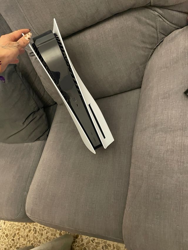 Consola Sony PlayStation 5 825GB COMO NUEVA!