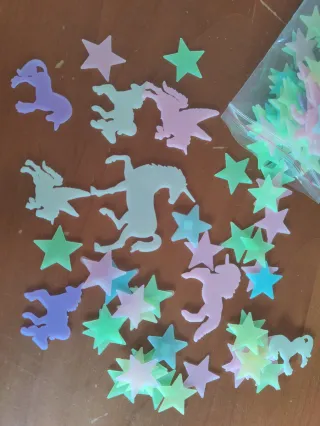 Stelle e unicorni fluorescenti