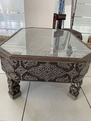 Mesa árabe y 2 sillas