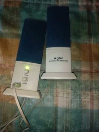 Ordenador Dell Optiplex GX280, monitor y altavoces