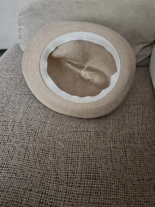 Sombrero de paja beige