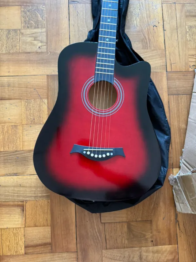 Guitarra 38 Tilo Roja