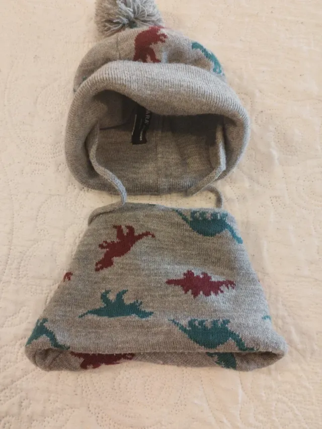 Conjunto Gorro y Bufanda Infantil Zara Dinosaurios