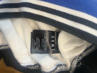 Sudadera Grimey blanca detalles azul