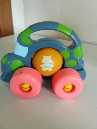 Macchinina giocattolo colorata