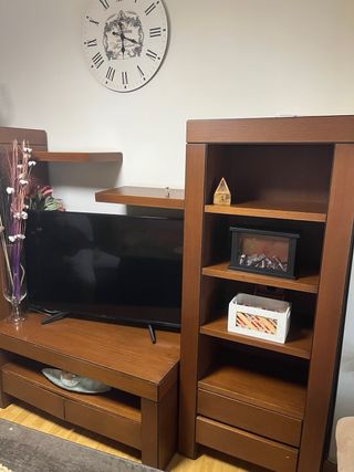 Mueble TV salón madera y cristal