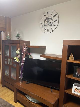 Mueble TV salón madera y cristal