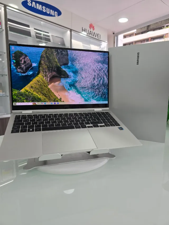 Samsung Book Pro 2 360 Plata