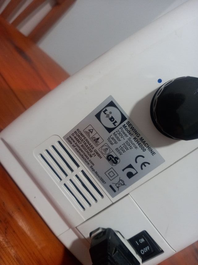 Máquina de coser Lervia