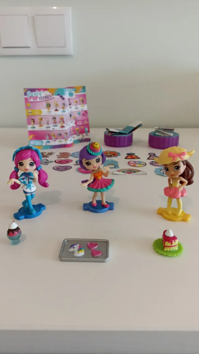 Lote 3 muñecas Party Pop Teenis
