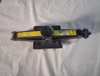Gato elevador Mercedes-Benz A1685830415