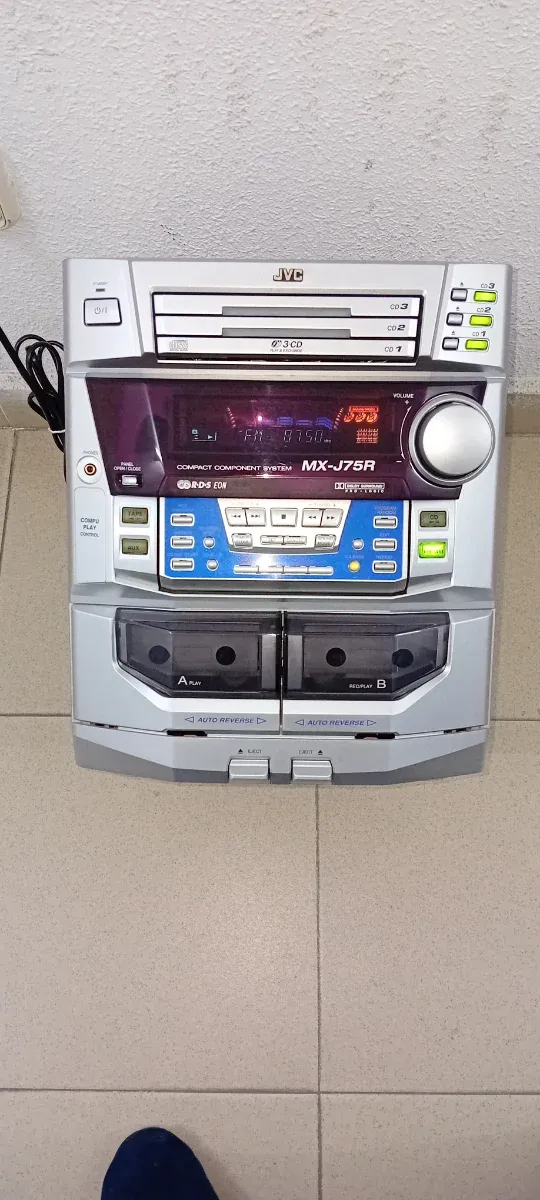 Minicadena JVC Plata CD Doble Cassette MX-J75R