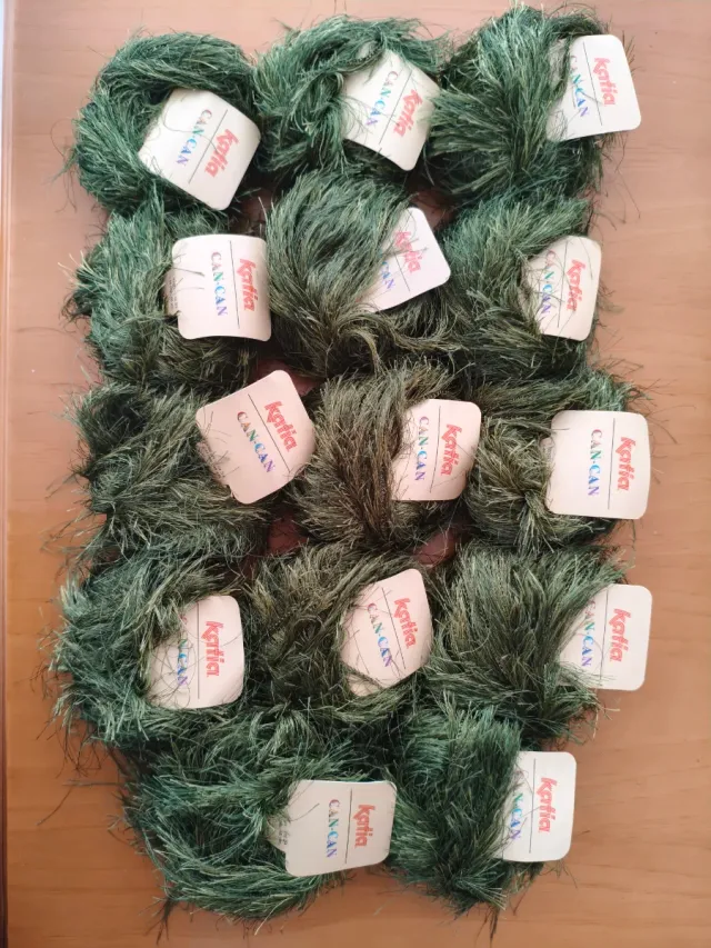 14 madejas hilo Katia Can-Can verde