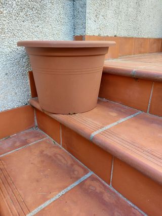 2 Macetas grandes plástico color terracota