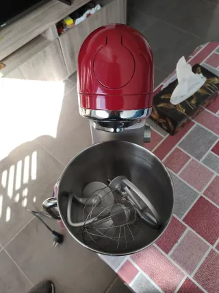 Robot amasador pastelero rojo