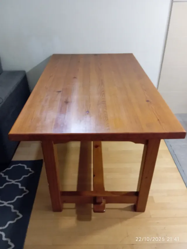 oferta 
Mesa   de comedor  madera maciza