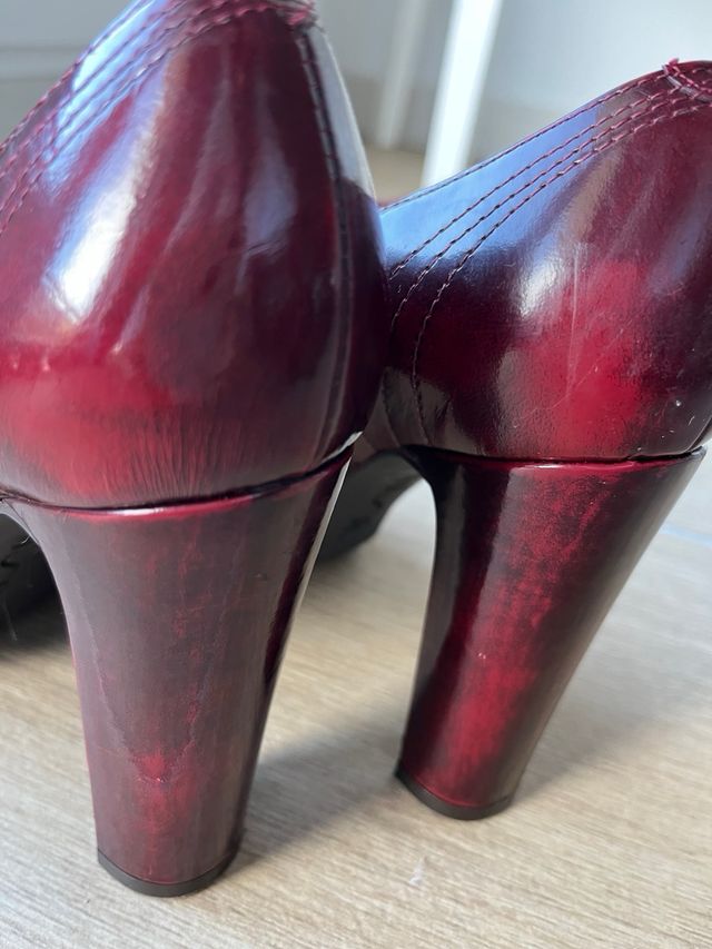 Zapato charol Unisa tacón plataforma rojo