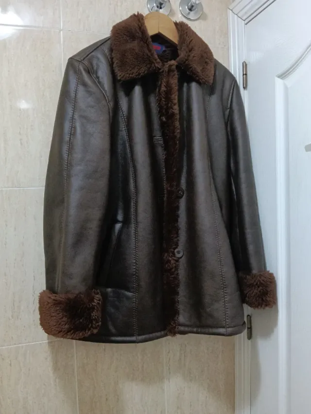 Cazadora de cuero marrón con forro