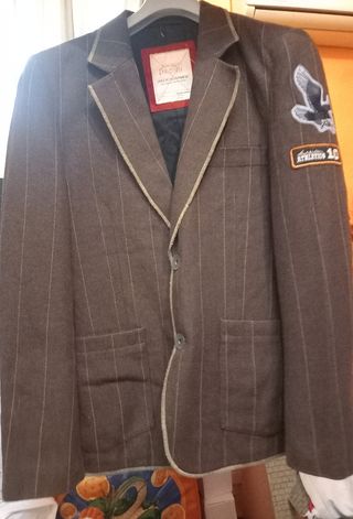 28- Americana Jack & Jhones talla XL marron