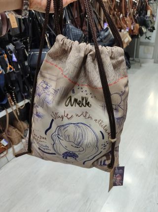 Mochila Anekke beige y multicolor